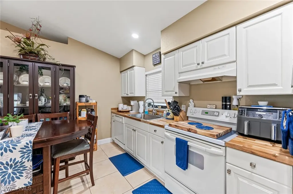 110 7th Street NW Naples FL 34120