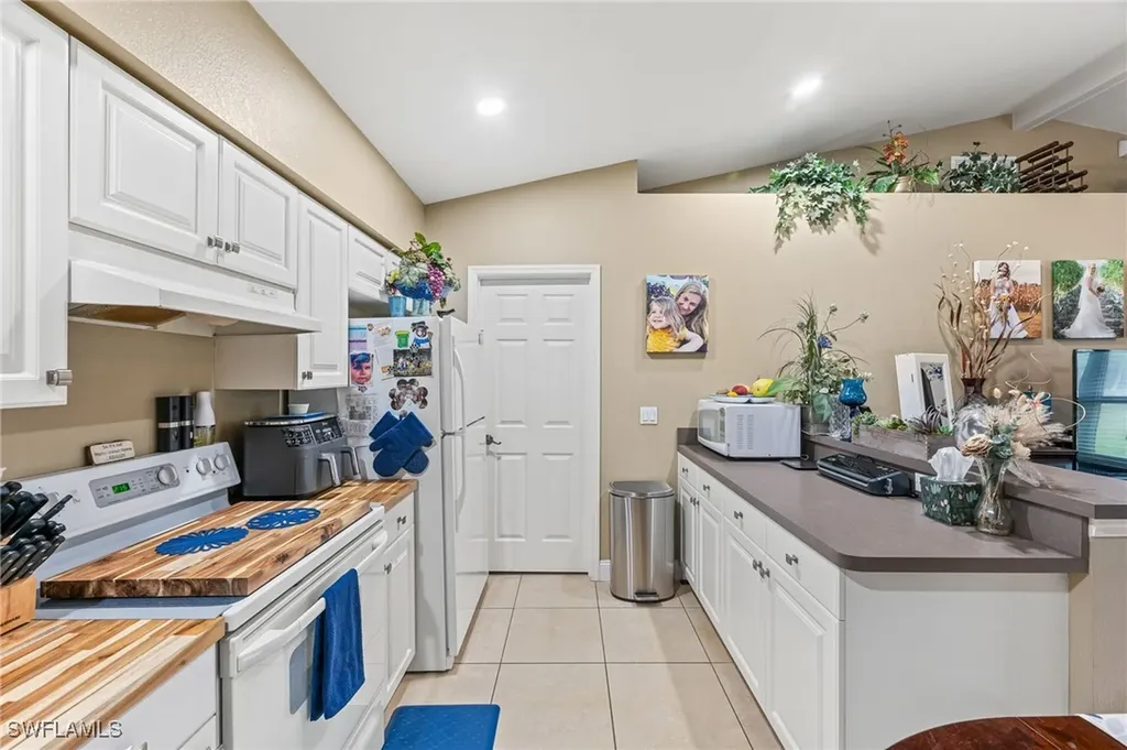 110 7th Street NW Naples FL 34120