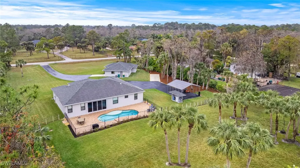 110 7th Street NW Naples FL 34120