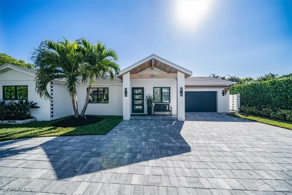 1268 13th Avenue N Naples FL 34102