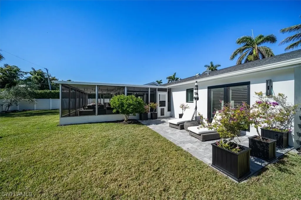 1268 13th Avenue N Naples FL 34102