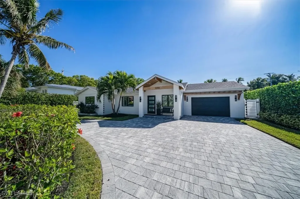 1268 13th Avenue N Naples FL 34102