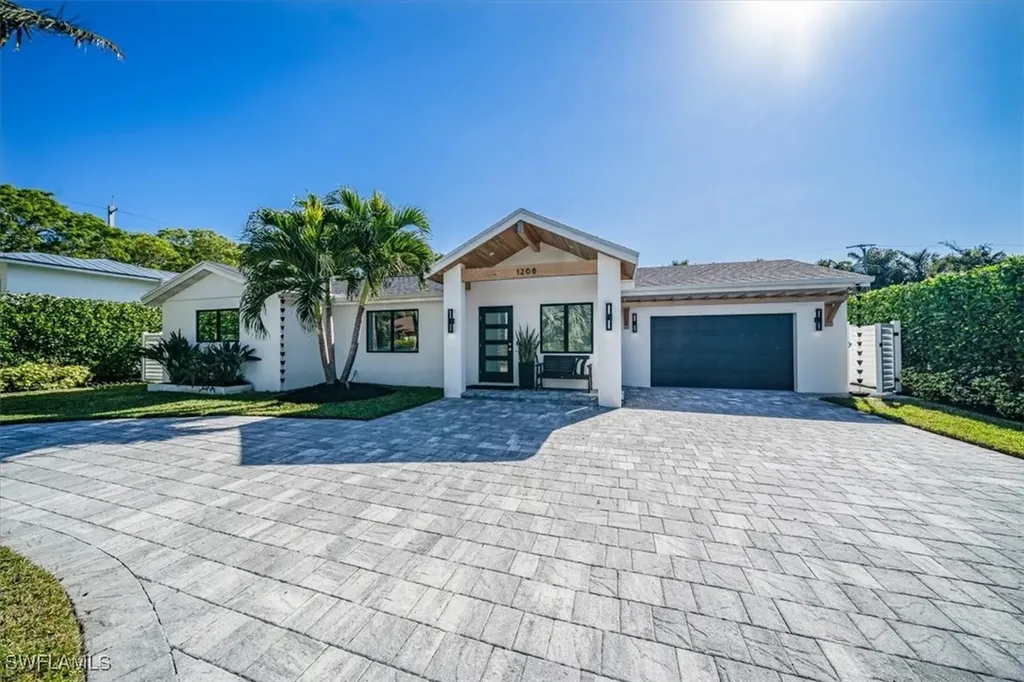 1268 13th Avenue N Naples FL 34102