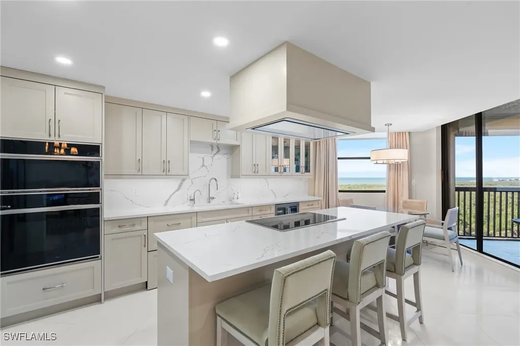 Naples FL, 6075 Pelican Bay Boulevard, Unit 1206