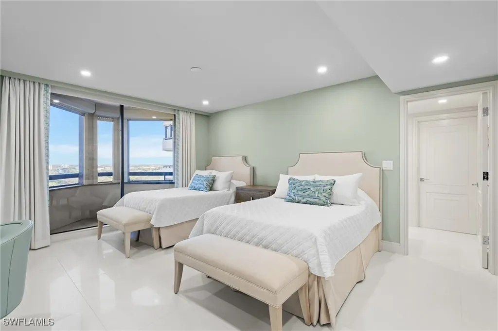 6075 Pelican Bay Boulevard Naples FL 34108