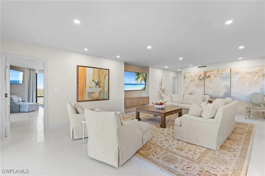 6075 Pelican Bay Boulevard Naples FL 34108