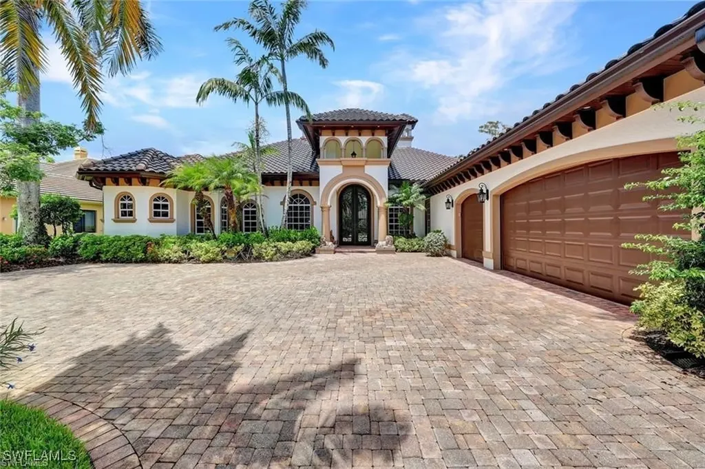 2743 Olde Cypress Drive Naples FL 34119