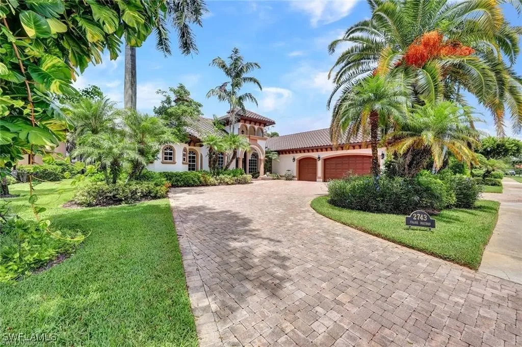 2743 Olde Cypress Drive Naples FL 34119