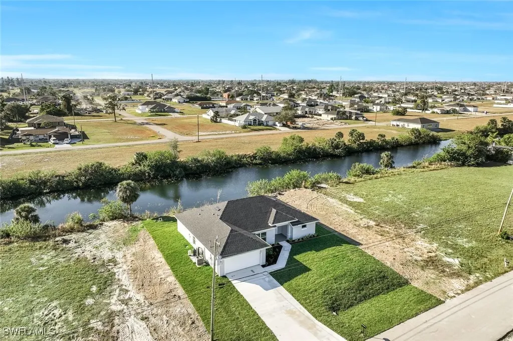400 NE 25th Terrace Cape Coral FL 33909