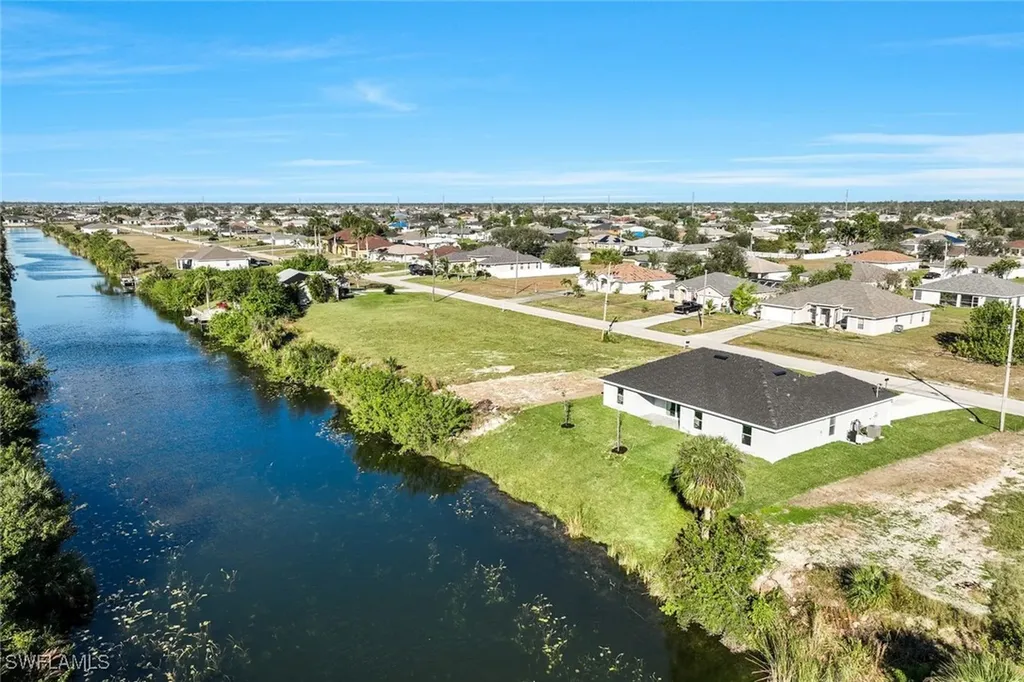 400 NE 25th Terrace Cape Coral FL 33909