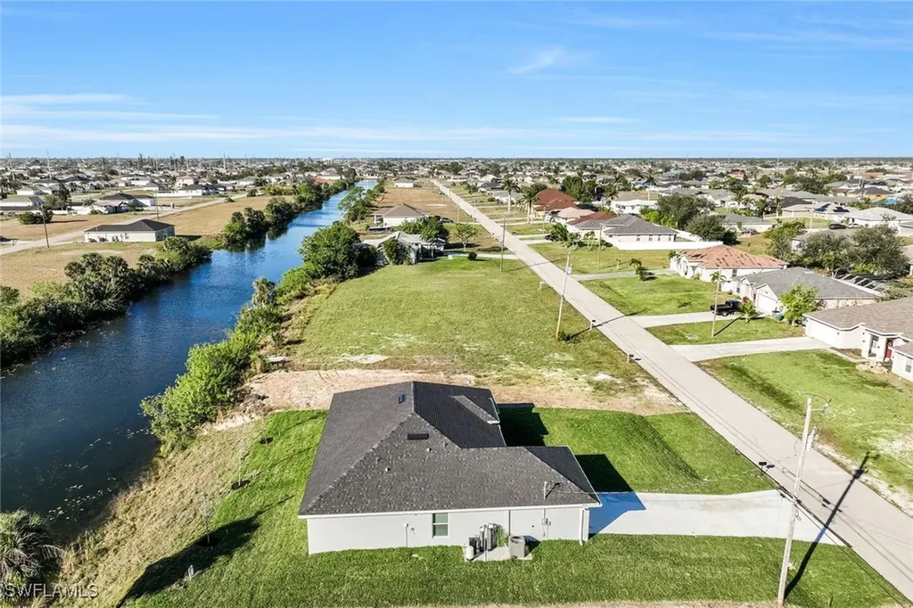 400 NE 25th Terrace Cape Coral FL 33909