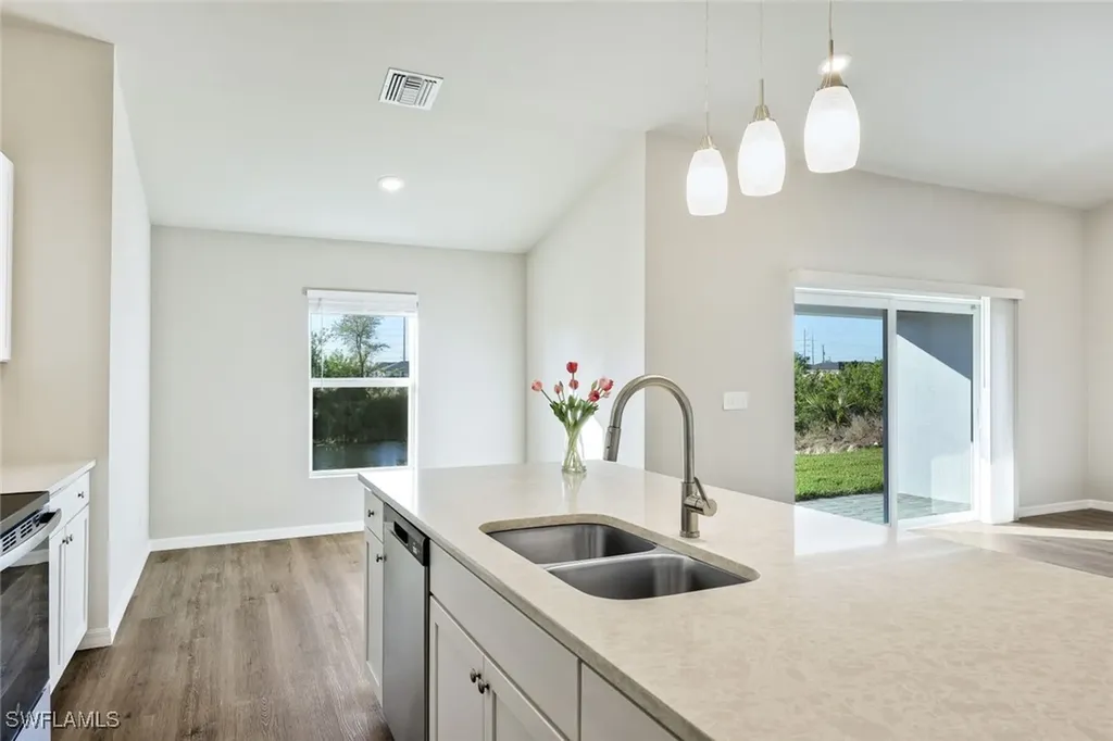 400 NE 25th Terrace Cape Coral FL 33909