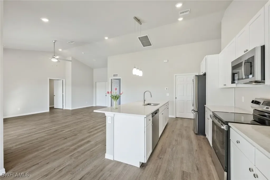 400 NE 25th Terrace Cape Coral FL 33909