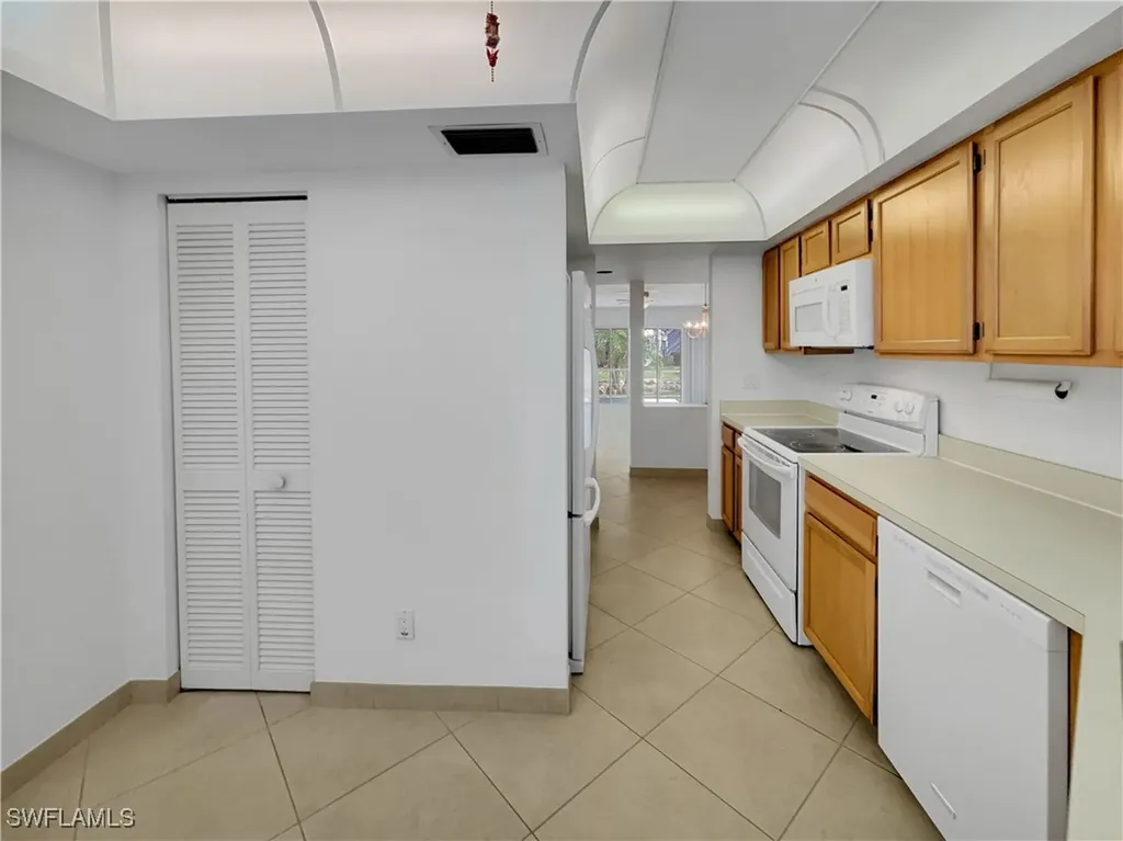 9832 Luna Circle Naples FL 34109