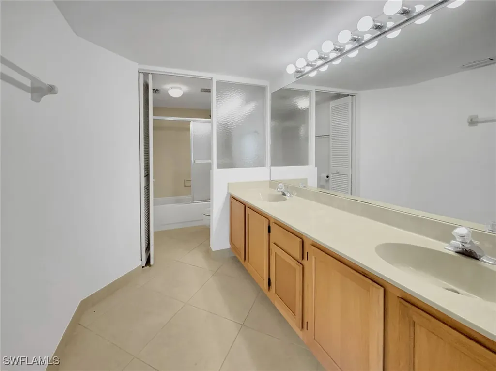 9832 Luna Circle Naples FL 34109