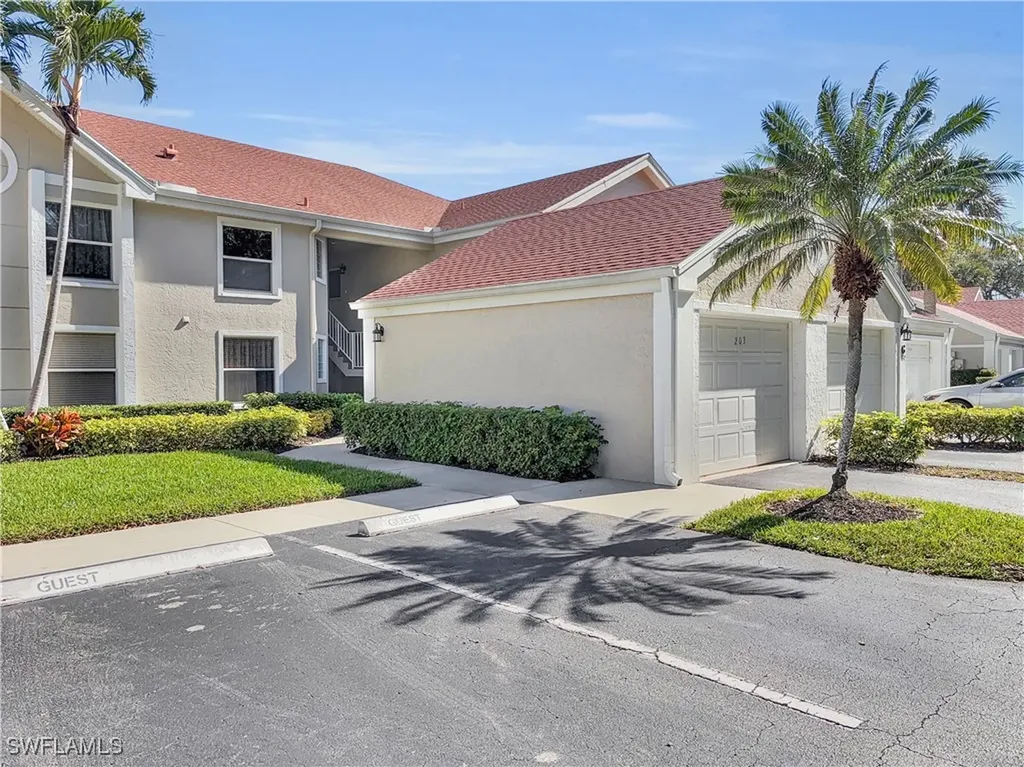 9832 Luna Circle Naples FL 34109