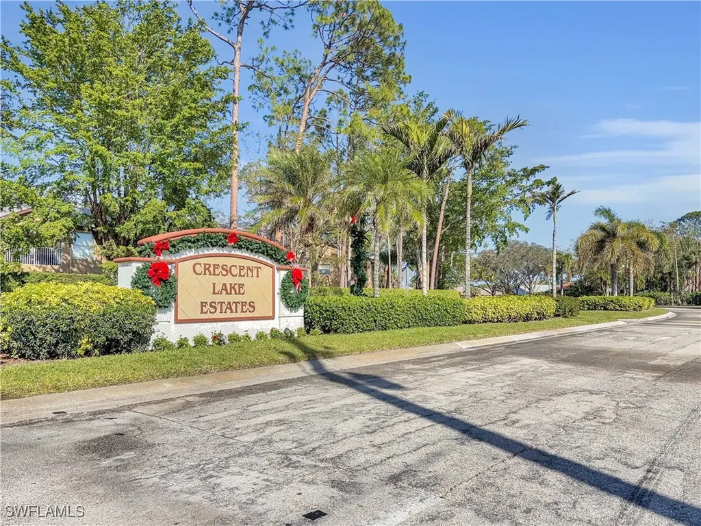 9832 Luna Circle Naples FL 34109