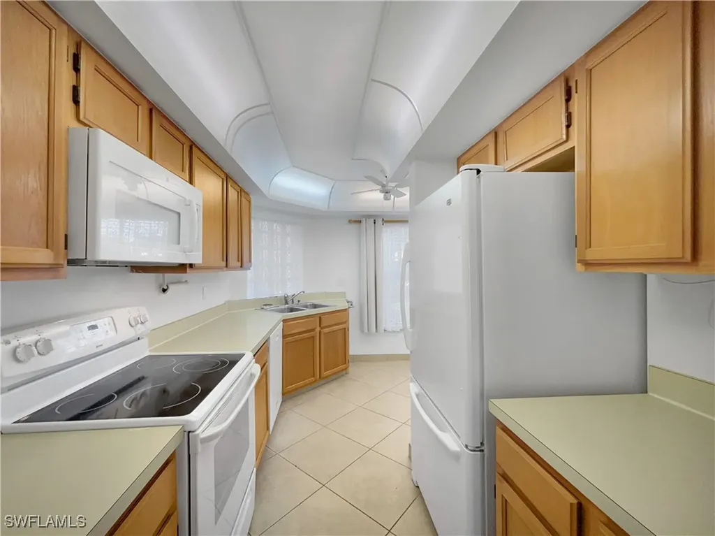 9832 Luna Circle Naples FL 34109