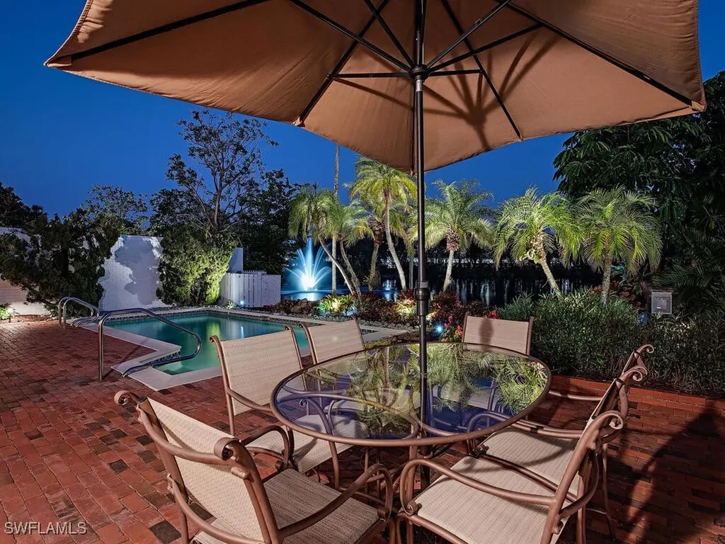 656 Bridgeway Lane Naples FL 34108