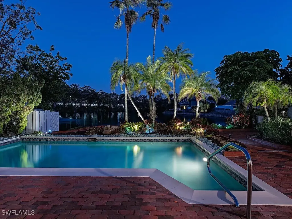 656 Bridgeway Lane Naples FL 34108