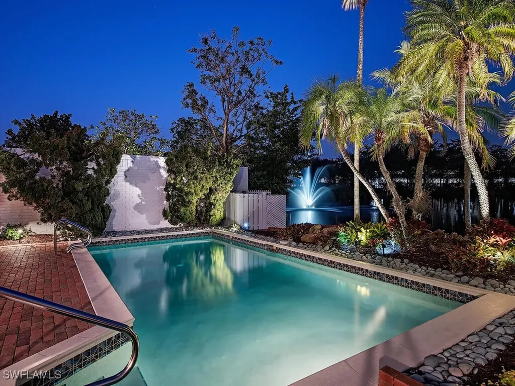 656 Bridgeway Lane Naples FL 34108