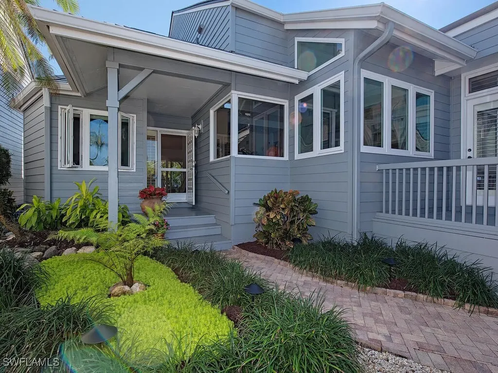 656 Bridgeway Lane Naples FL 34108