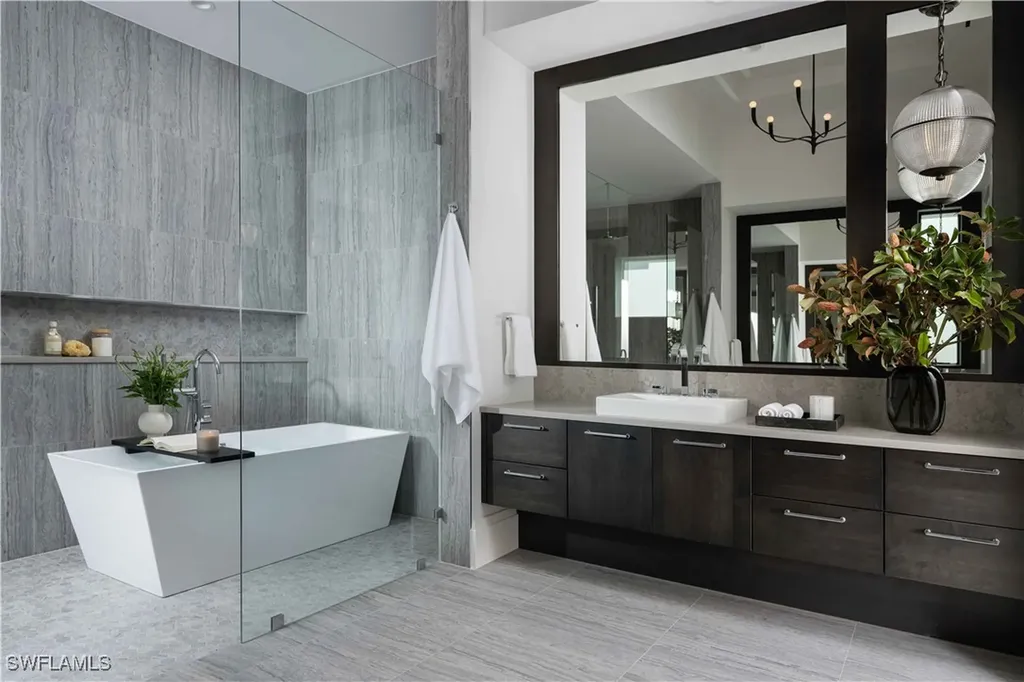 6634 Palisades Avenue Naples FL 34109