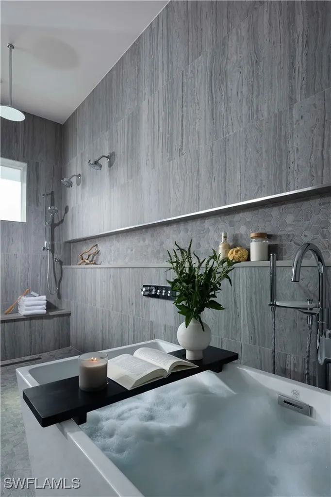 6634 Palisades Avenue Naples FL 34109