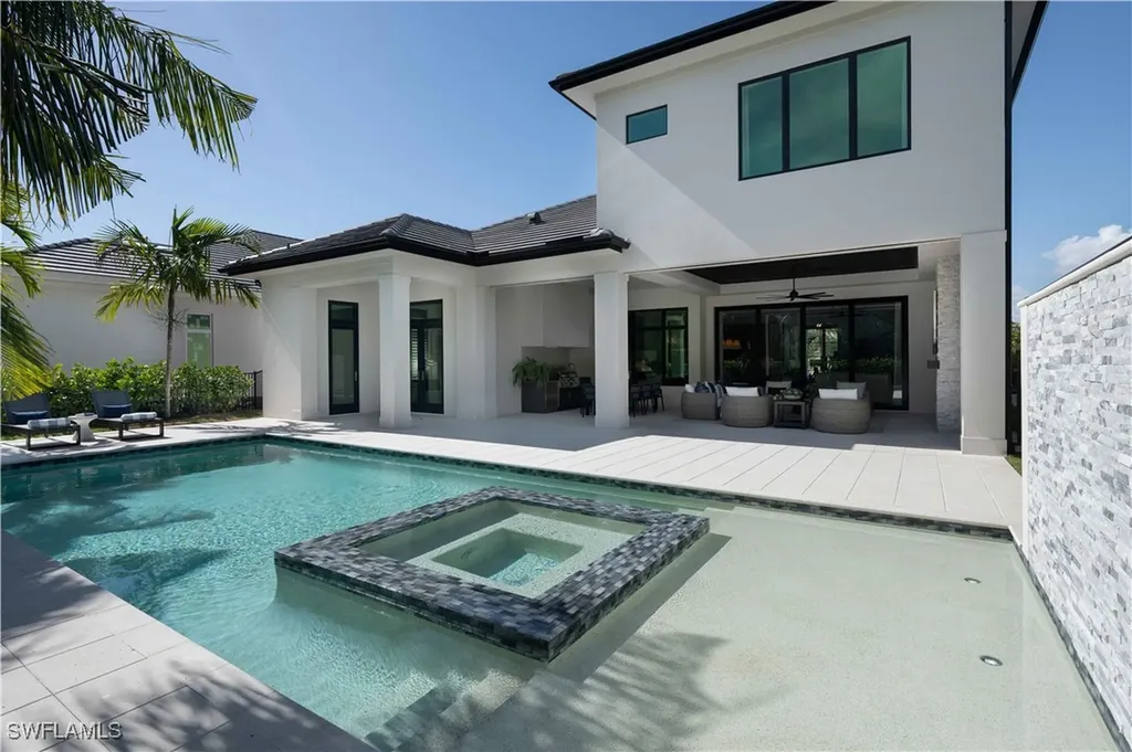 6634 Palisades Avenue Naples FL 34109