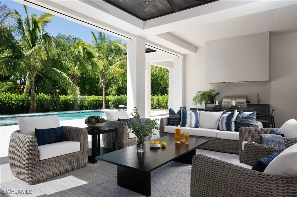 6634 Palisades Avenue Naples FL 34109