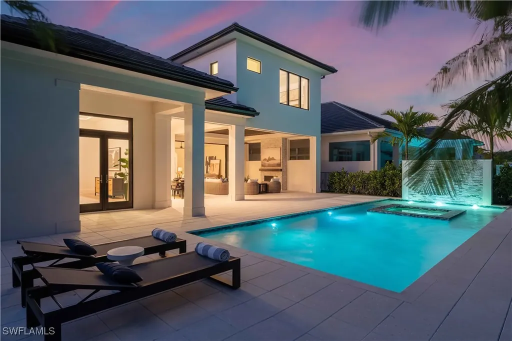 6634 Palisades Avenue Naples FL 34109