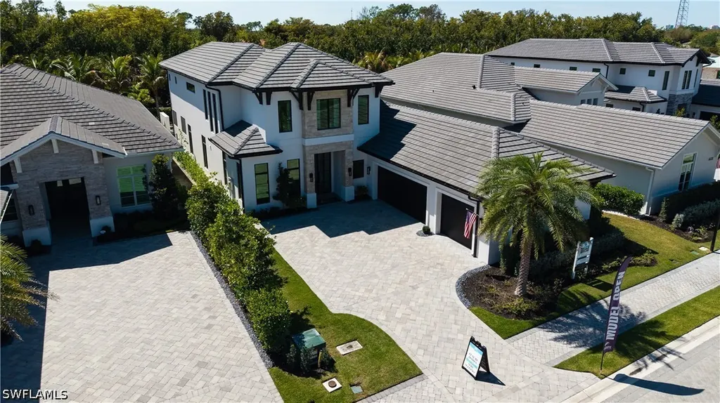 6634 Palisades Avenue Naples FL 34109