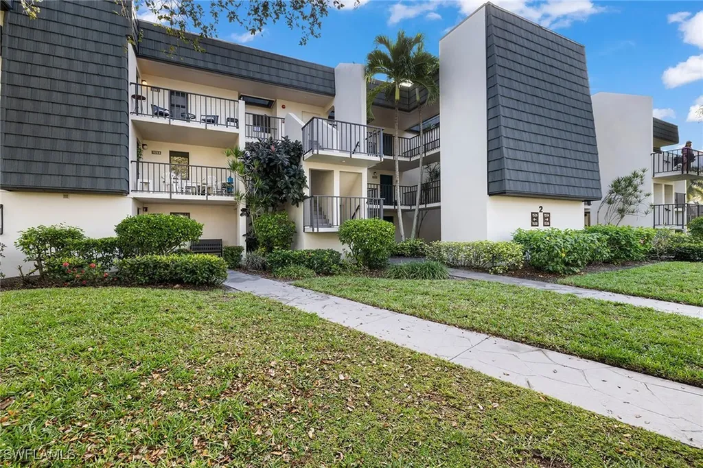 1530 Oyster Catcher Point Naples FL 34105
