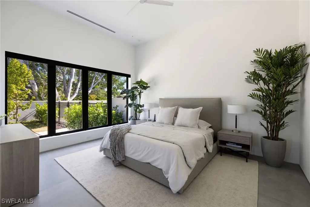 107 Myrtle Road Naples FL 34108