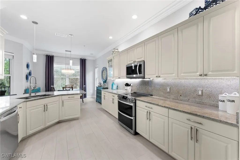 7832 Clemson Street Naples FL 34104