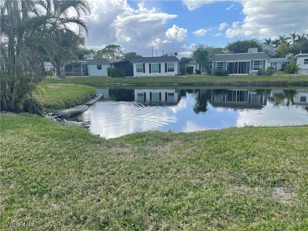 6 Hackney Lane Naples FL 34112