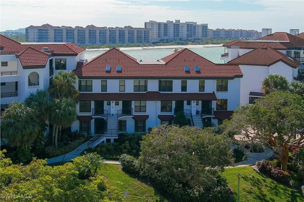 108 La Peninsula Boulevard Naples FL 34113