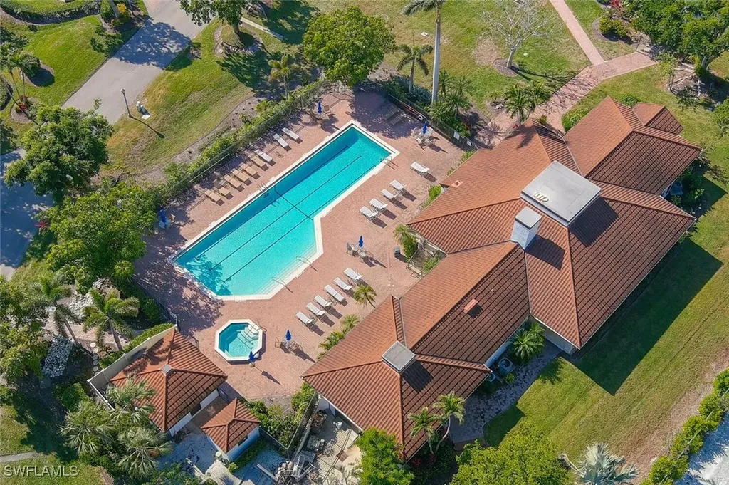 108 La Peninsula Boulevard Naples FL 34113