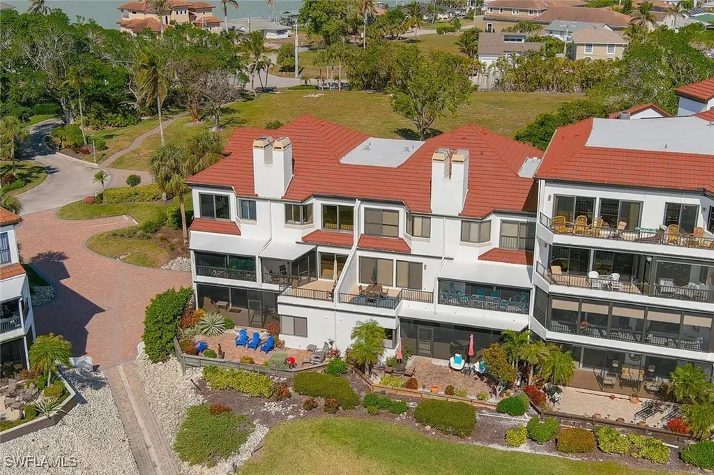 108 La Peninsula Boulevard Naples FL 34113