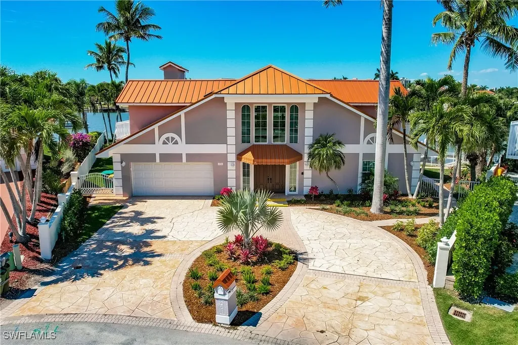 231 Trade Winds Avenue Naples FL 34108