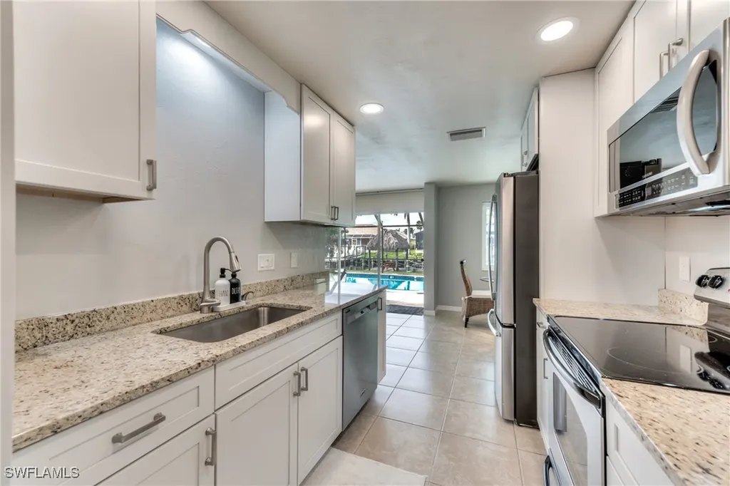 5244 SW 3rd Avenue Cape Coral FL 33914