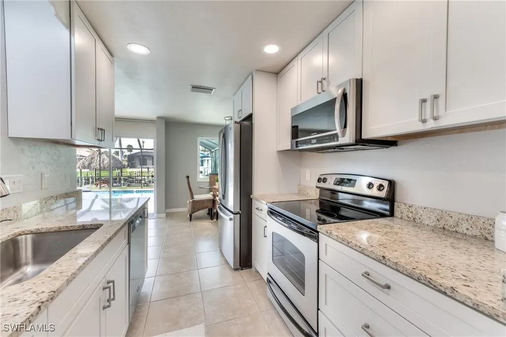 5244 SW 3rd Avenue Cape Coral FL 33914