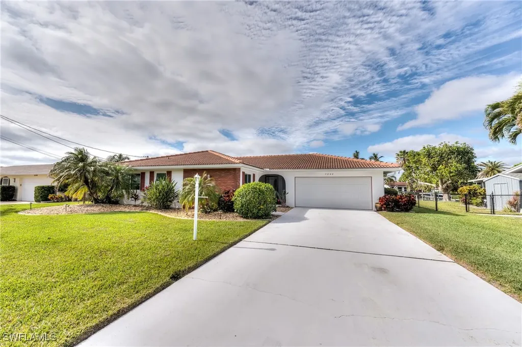 5244 SW 3rd Avenue Cape Coral FL 33914
