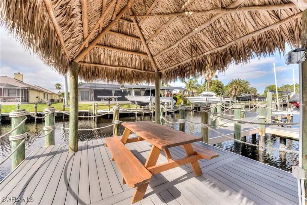 5244 SW 3rd Avenue Cape Coral FL 33914