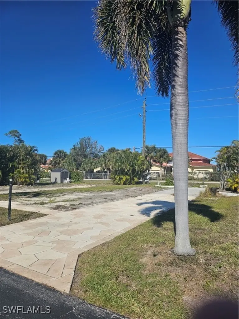 22 Williamsburg Way Fort Myers FL 33908