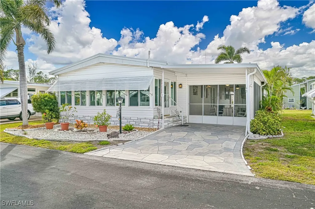 138 Lexington Avenue Fort Myers FL 33908