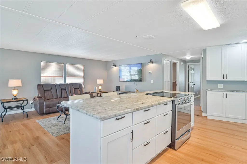 138 Lexington Avenue Fort Myers FL 33908