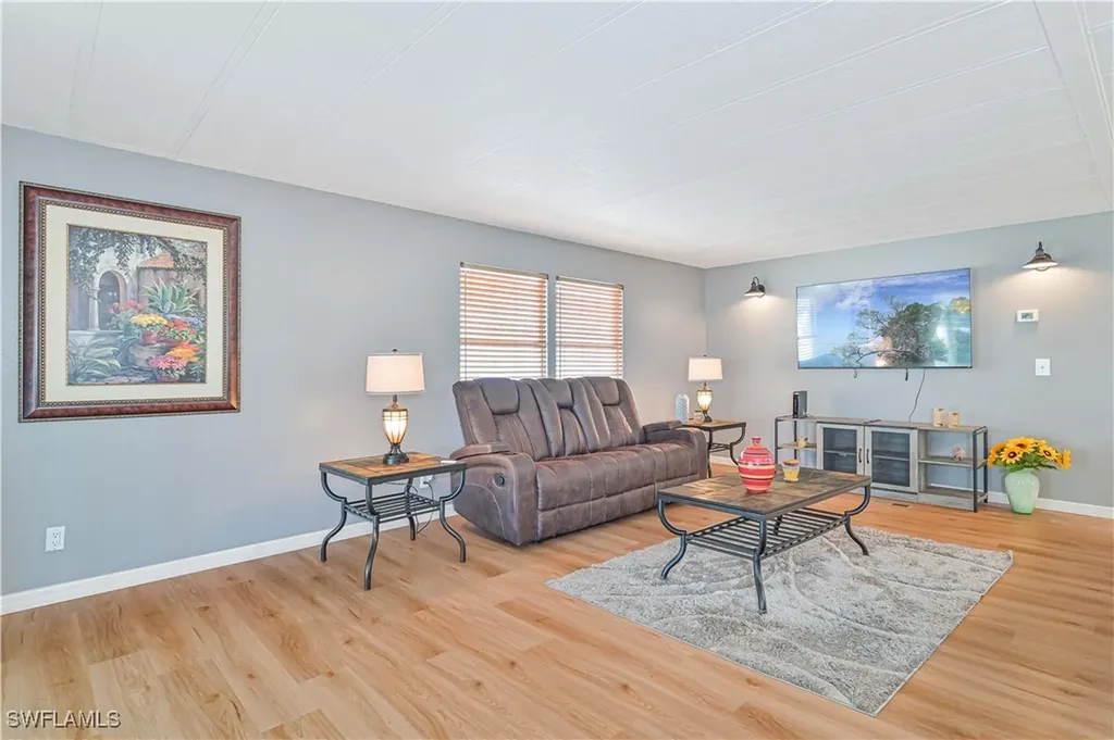 138 Lexington Avenue Fort Myers FL 33908