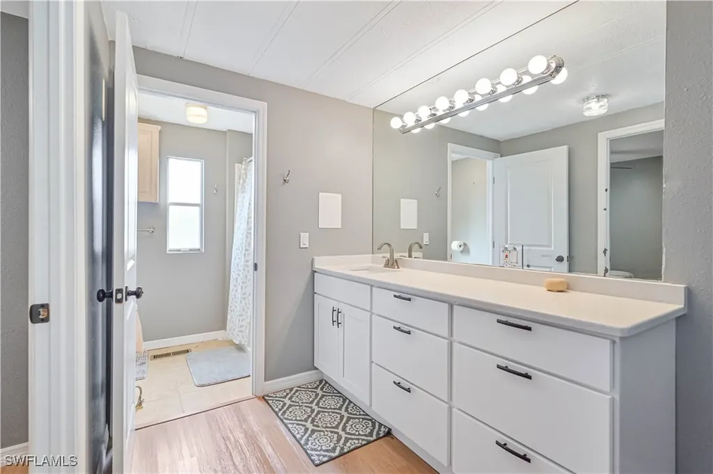 138 Lexington Avenue Fort Myers FL 33908