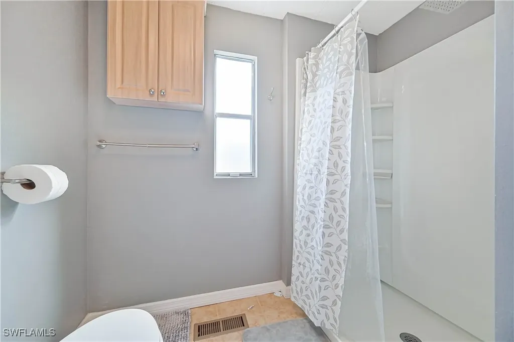 138 Lexington Avenue Fort Myers FL 33908